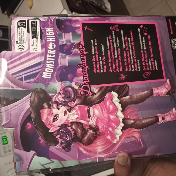 Monster High Draculaura Doll with Accessories - Picture 2 of 3